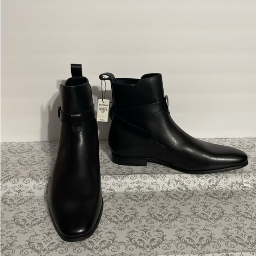 Express boots, size 9